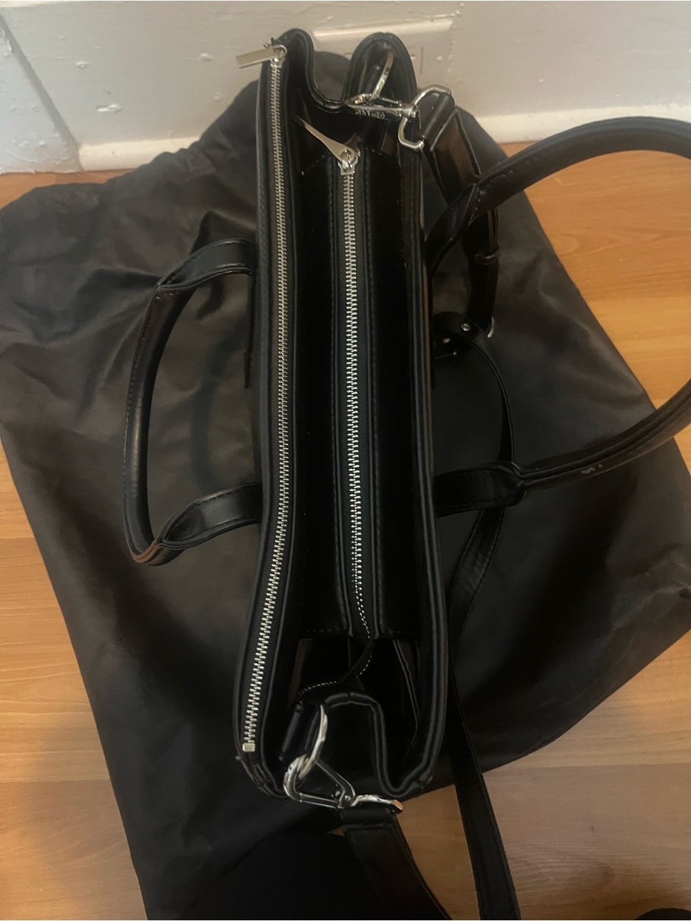 Matt & Nat- vegan/faux Leather Briefcase Tote - Classic Professional Carry - Picture 8 of 10